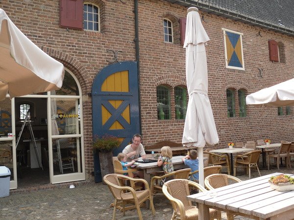 Even iets drinken bij kasteel Doorwerth