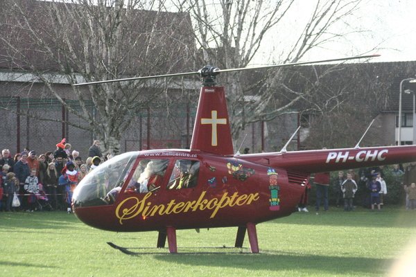 Stoer zeg, Sinterklaas komt aan in een echte Sinterkopter!